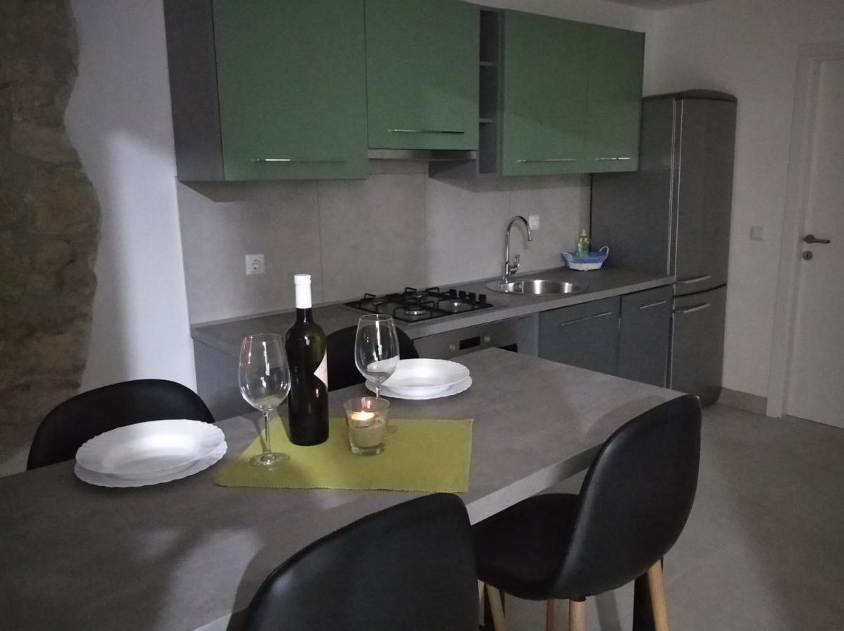 Apartman Lari Vižinada Eksteriør billede