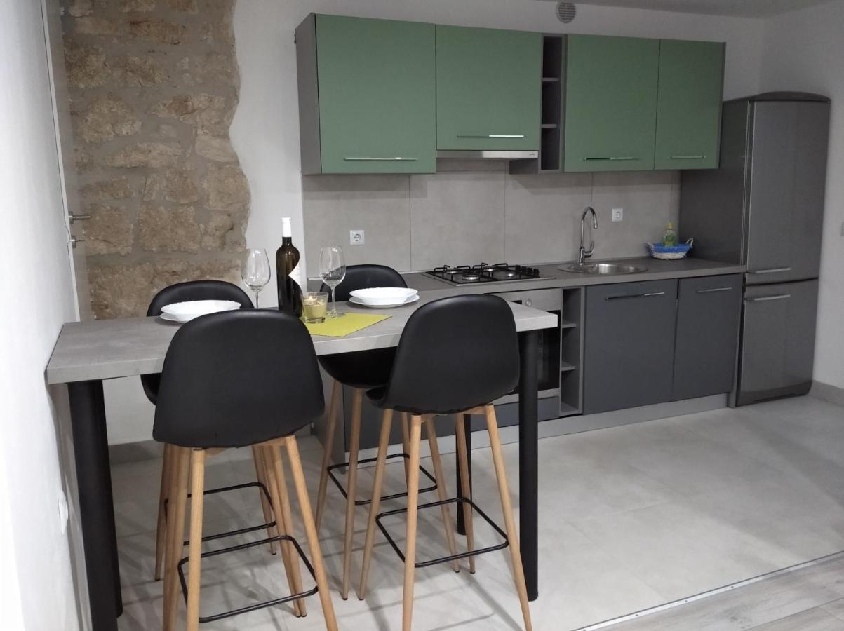 Apartman Lari Vižinada Eksteriør billede